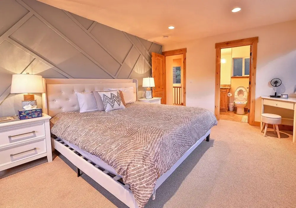 The Elevator House Sleeps 10