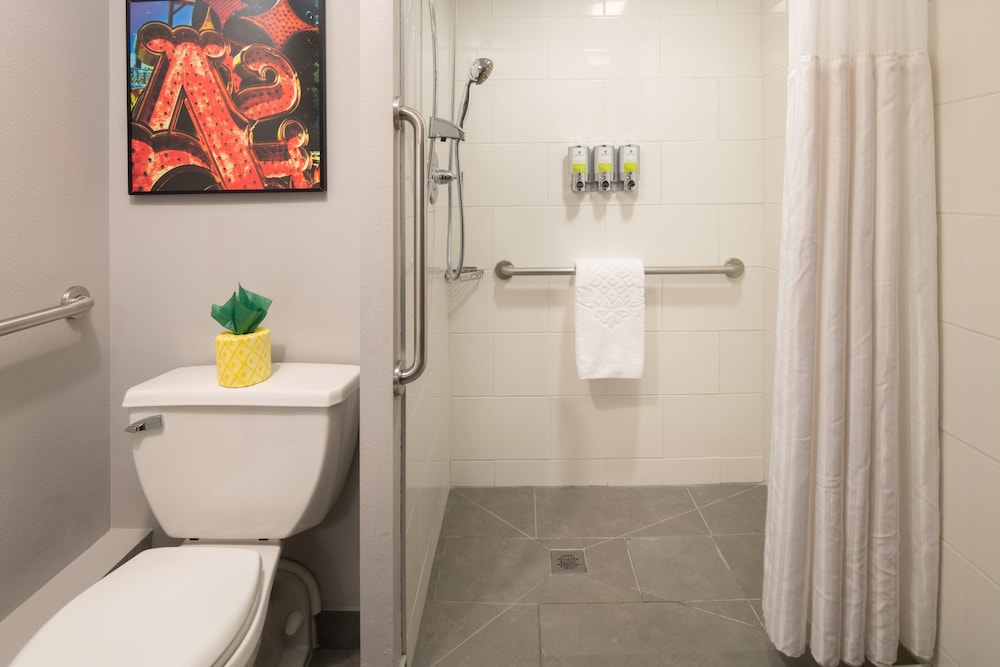 Staypineapple Hotel FIVE Downtown Seattle - photo 22