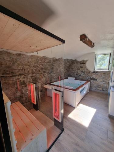 Rosa di Sera Relax in Toscana Con SPA Privata — hotel in Tresana
