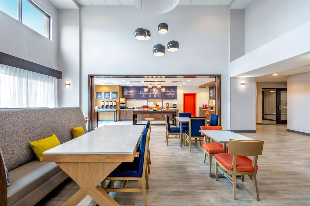 Hampton Inn & Suites Cody - photo 46