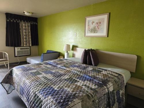 Lodge Usa Motel - photo 3