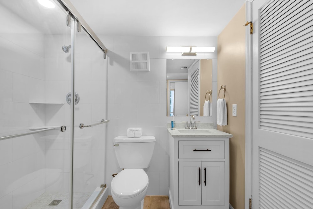 Shoreline Towers 1081 - photo 15