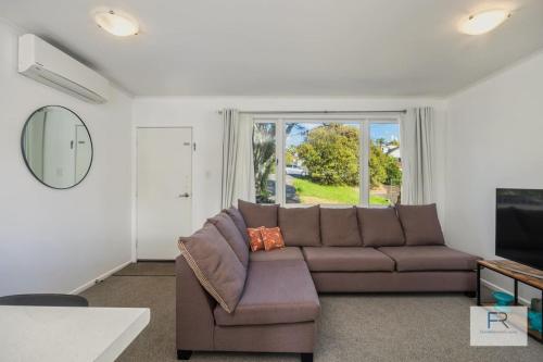 Cosy home in Rothesay Bay — 4-Star Luxury Hotel in Auckland, New Zealand