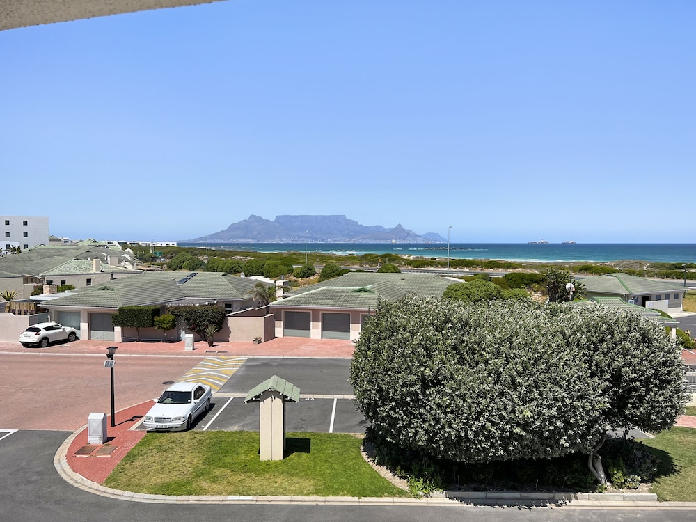 Big Bay Beach Club 22 by HostAgents