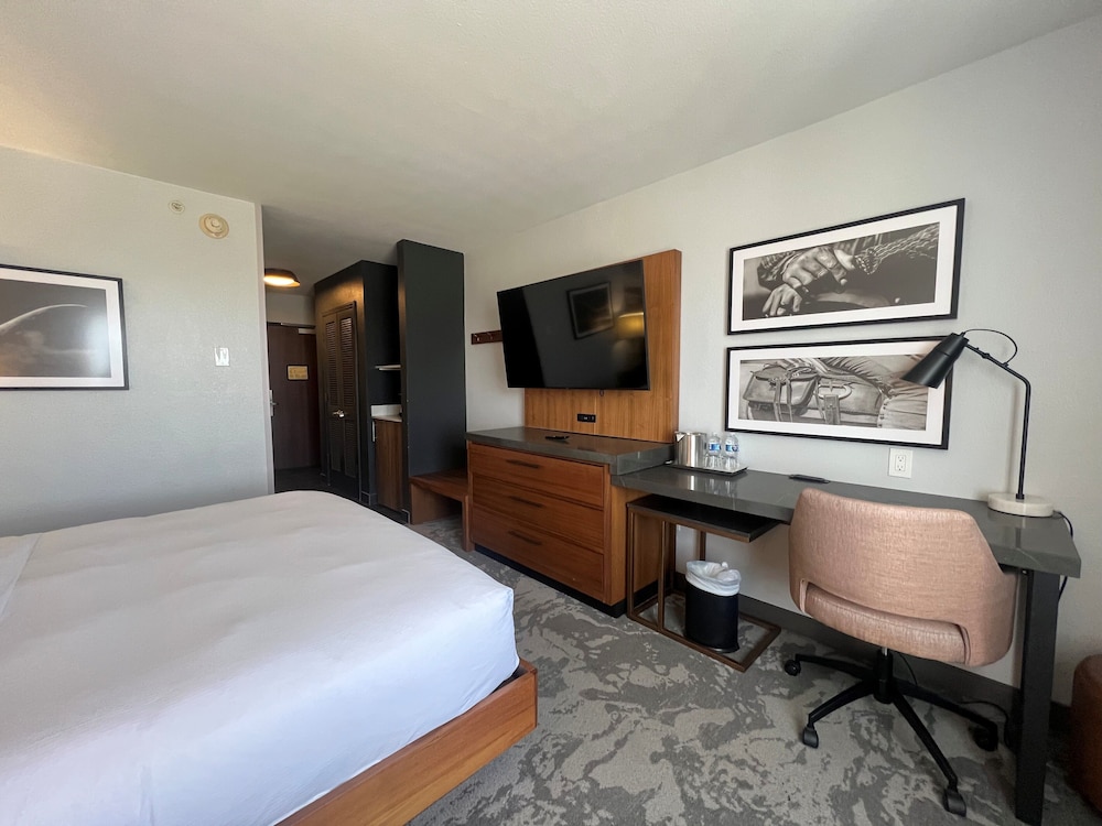 DoubleTree by Hilton Fort Worth Fossil Creek - photo 27