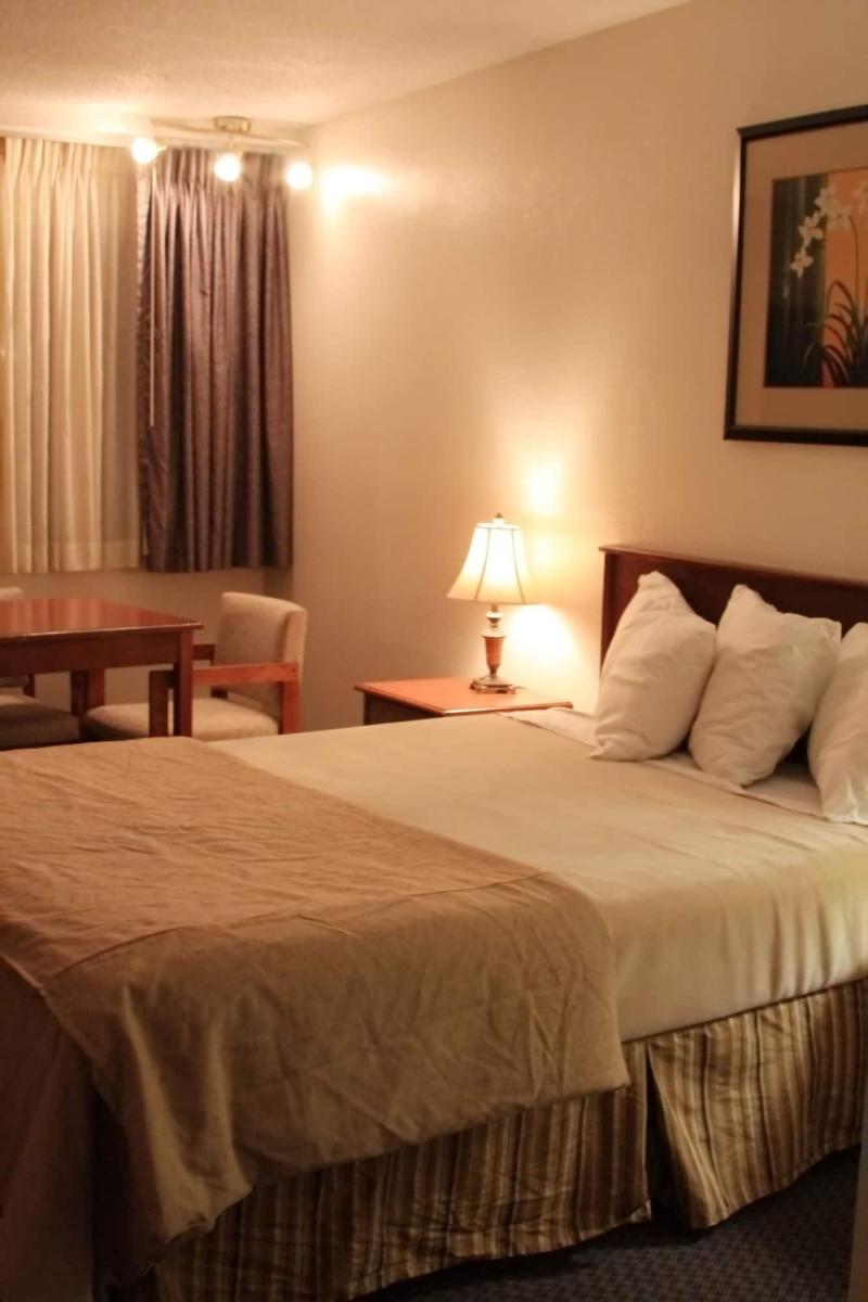 American Travel Inn - photo 13