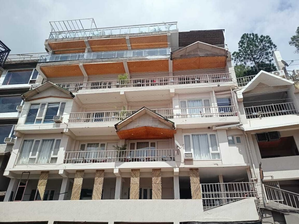 Dunn Perk Manor in Solan, India