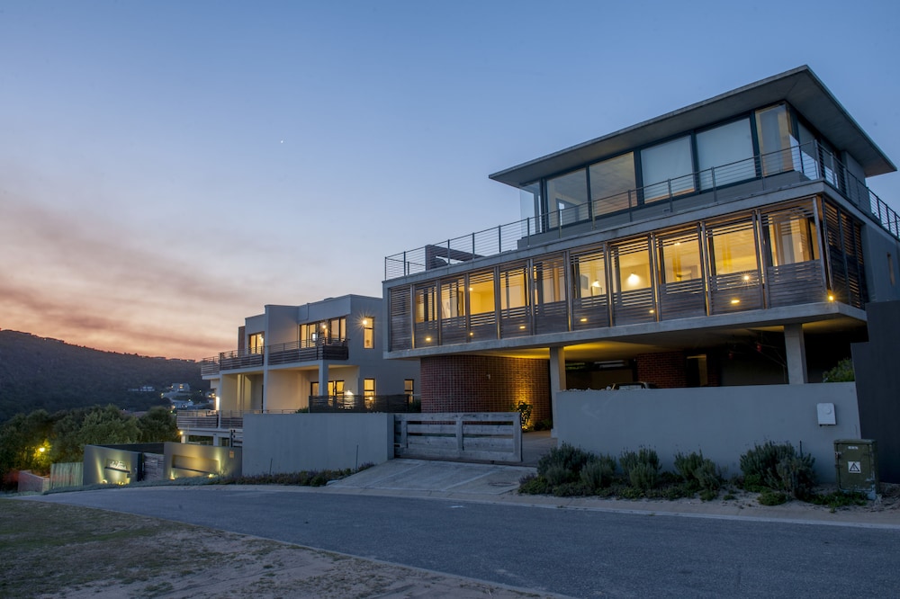 Christiana Lodge — 4-Star Luxury Hotel in Plettenberg Bay, South Africa