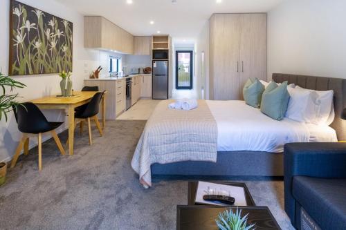 Modern Studio Retreat Prime City Fringe Location — 4-Star Luxury Hotel in Christchurch, New Zealand
