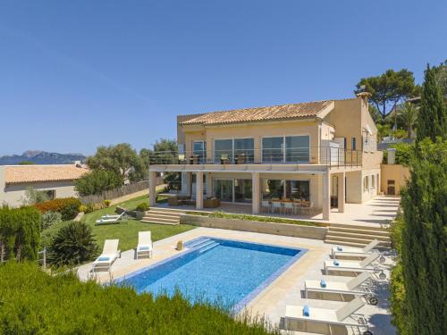 Villa Garau Heura 8 — 4-Star Luxury Hotel in Alcudia, Spain