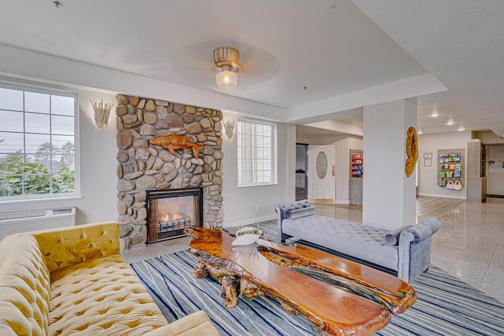 The Ashley Inn & Suites - photo 9