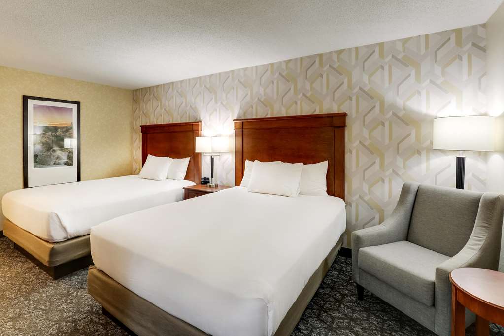 Drury Inn & Suites Marion - photo 27