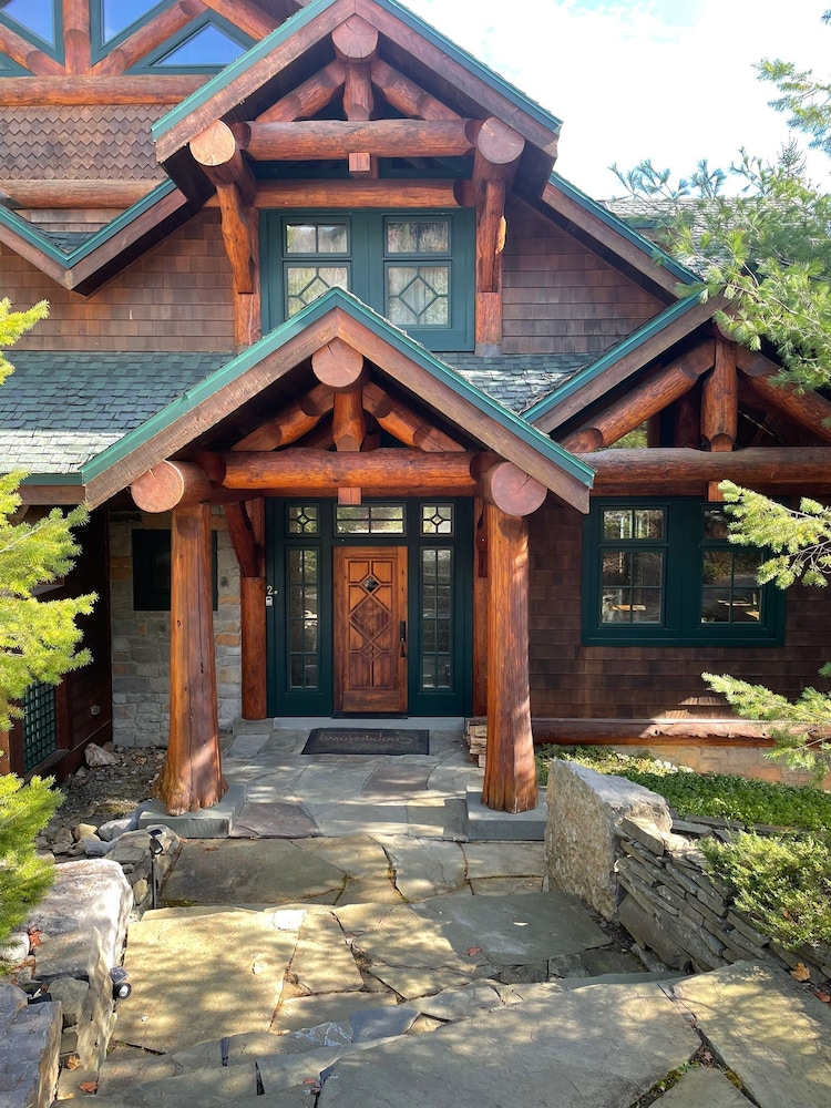 Cayuga Lodge South — 4-Star Luxury Hotel in Cooperstown, United States
