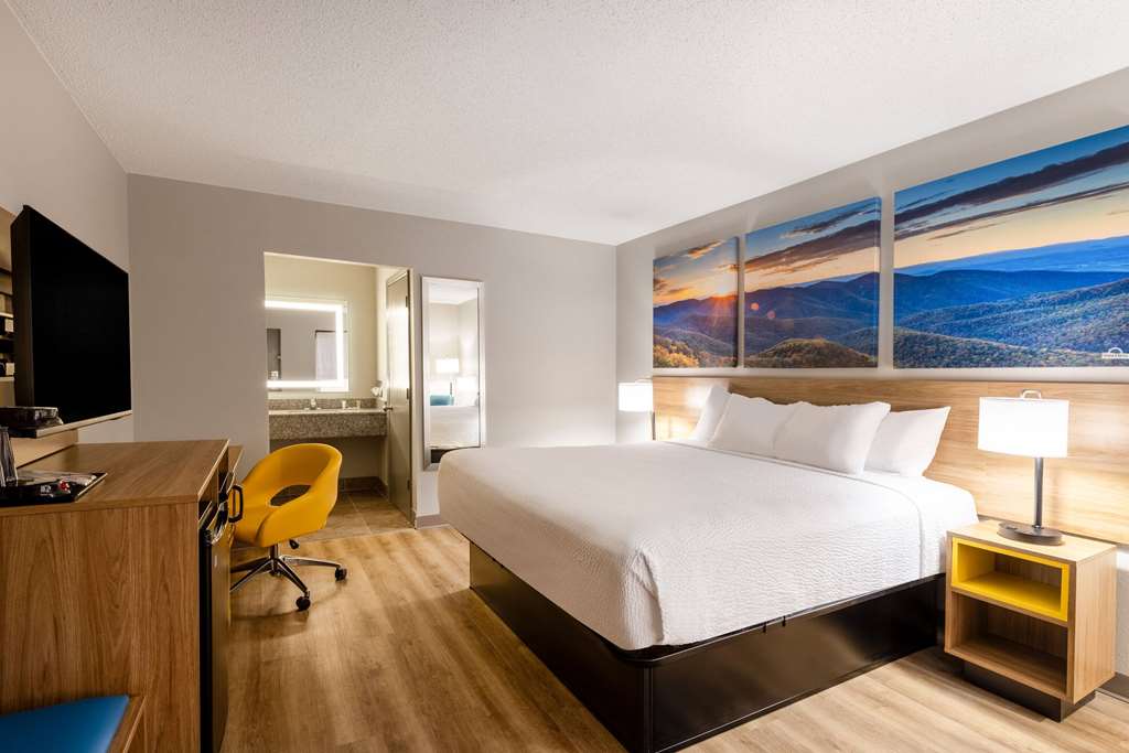 Days Inn by Wyndham Mooresville Lake Norman - photo 15
