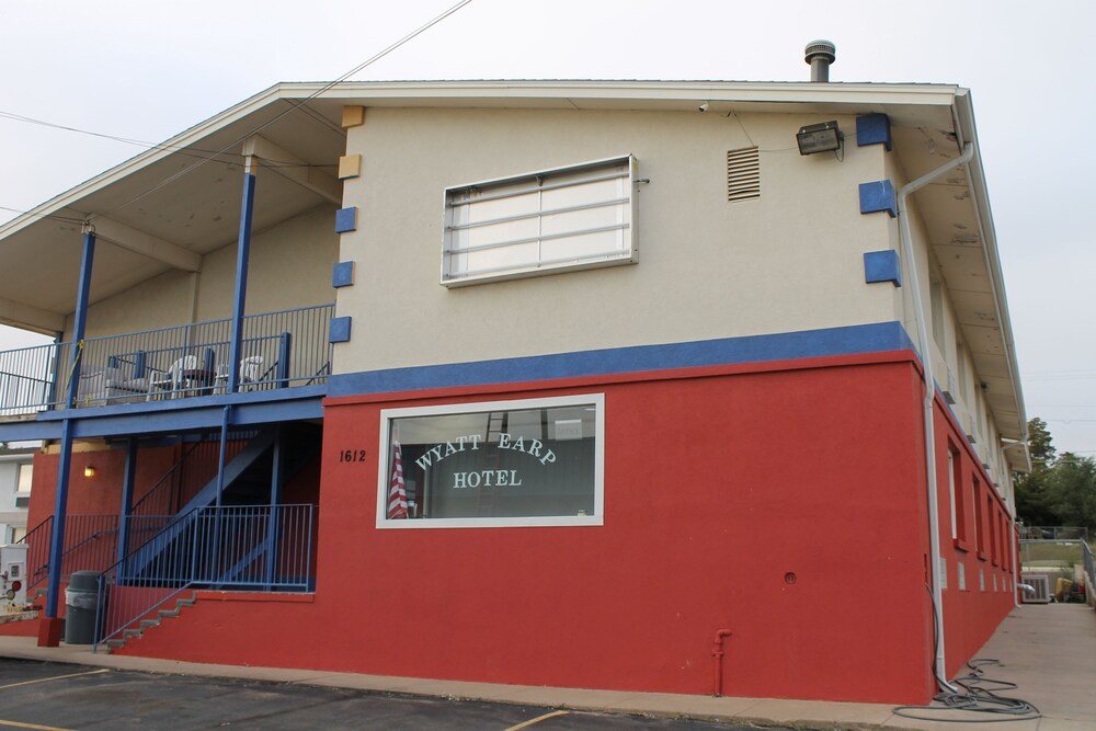 Wyatt Earp Hotel - photo 12