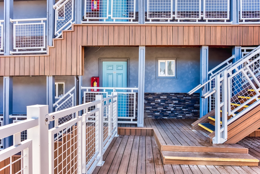 Seagull Beachfront Inn - photo 120