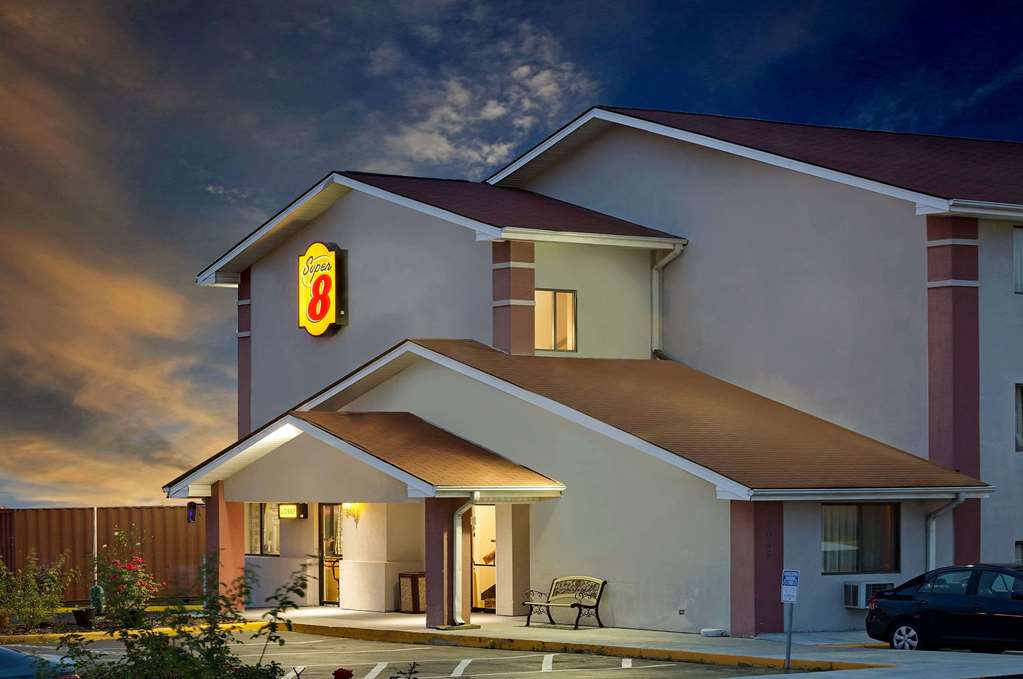 Super 8 By Wyndham Waynesboro — Waynesboro