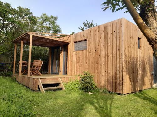 Studio en bois à 20mn du Puy du Fou avec grand jardin — hotel in Saint-Mesmin