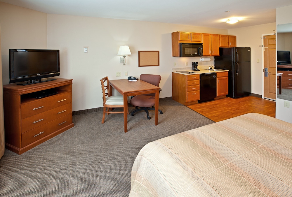 Candlewood Suites Louisville North an IHG Hotel - photo 4
