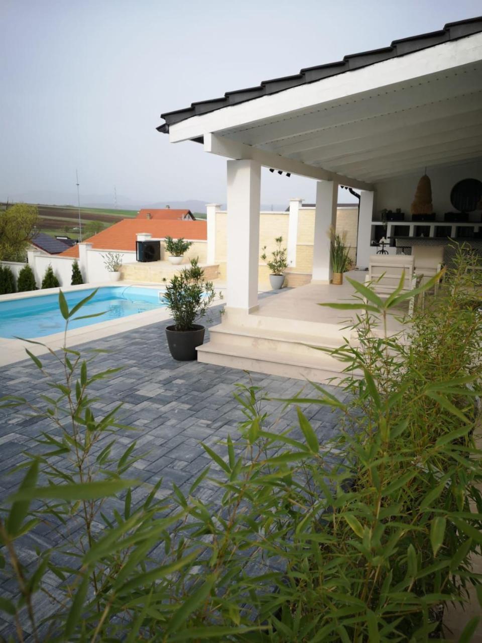Pensiunea Coralia — 4-Star Luxury Hotel in Deva, Romania