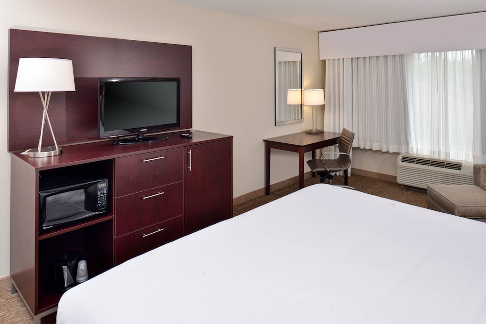 Holiday Inn Express Hotel & Suites Lafayette by IHG - photo 12