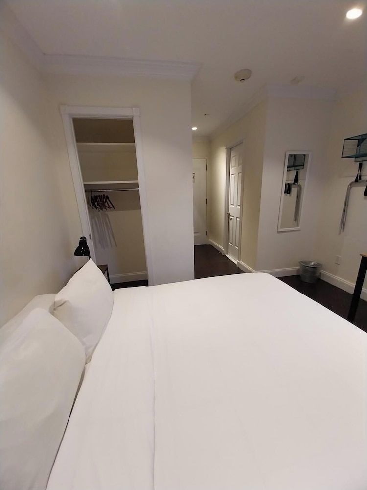 East Village Hotel - photo 19