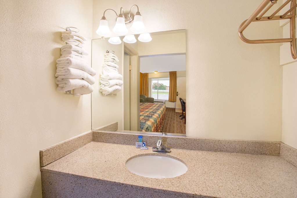 Days Inn by Wyndham Chester - photo 12