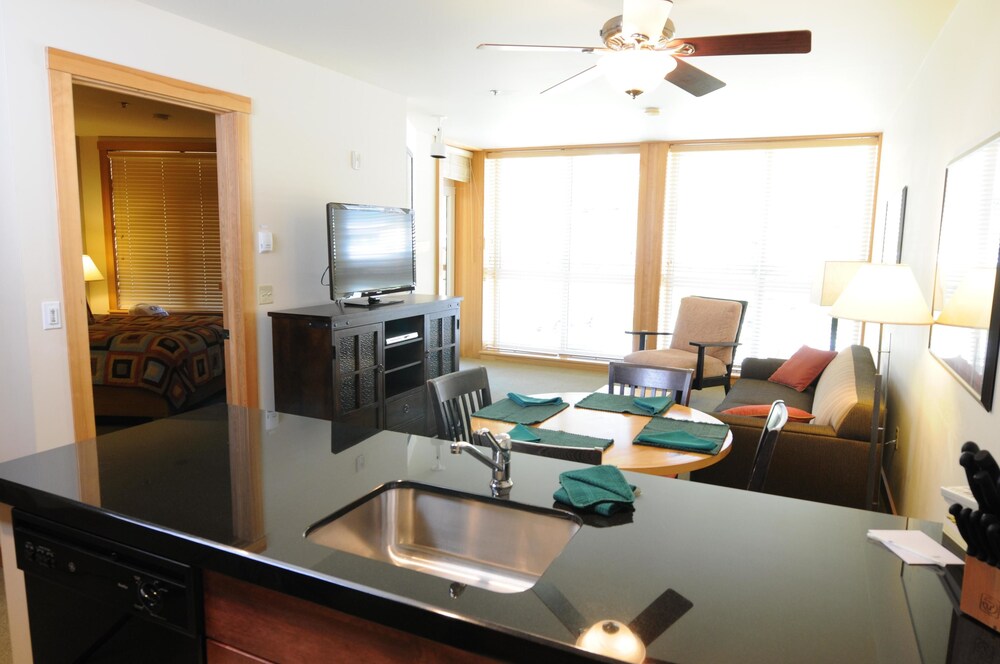Schweitzer Mountain Resort White Pine Lodge - photo 5