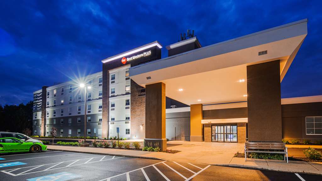 Best Western Plus Wilkes Barre Scranton Airport Hotel - photo 2
