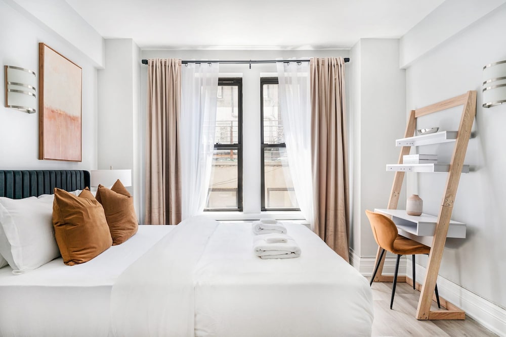 73 318 New Studio UWS Doorman Gym — 4-Star Luxury Hotel in New York City, United States