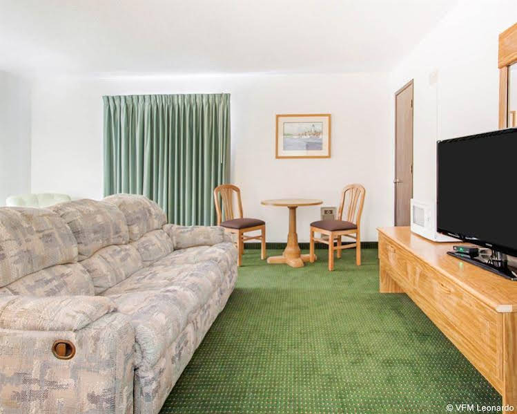Coastal Inn by OYO Lincoln City Oregon Coast Hwy - photo 28