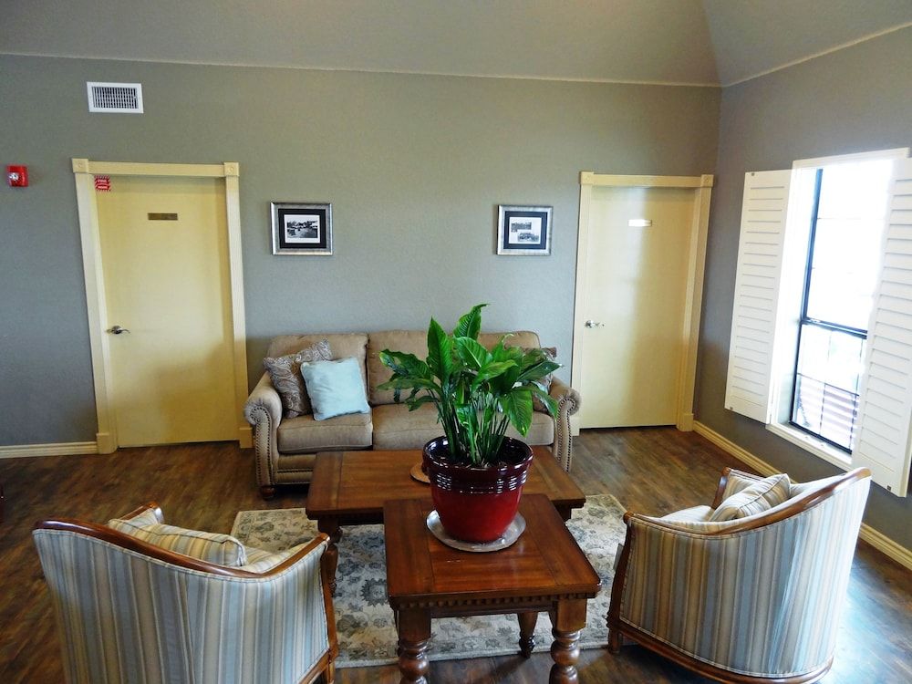 Kenedy Inn & Suites - photo 17