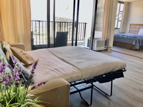 Beautiful 18th Floor with Panoramic Ocean Views 1 Block to Beach Free Parking & Wifi - photo 5