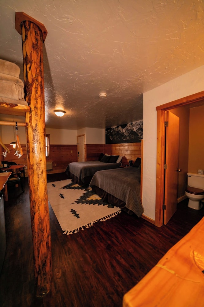Chinook Winds Motel - photo 24