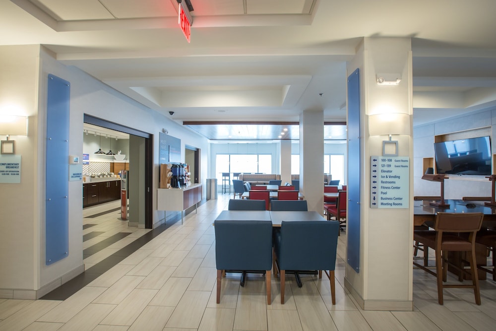 Holiday Inn Express Hotel & Suites Tupelo by IHG - photo 48