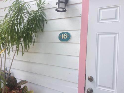 Courtney's Place Historic Cottages & Inns - photo 7