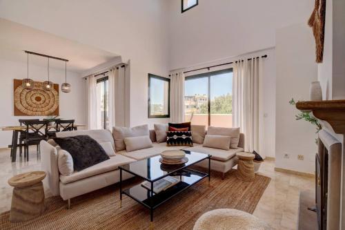 Santa Maria Elviria Golf Penthouse With Large Private Terrace And Sea Views 029 — Marbella