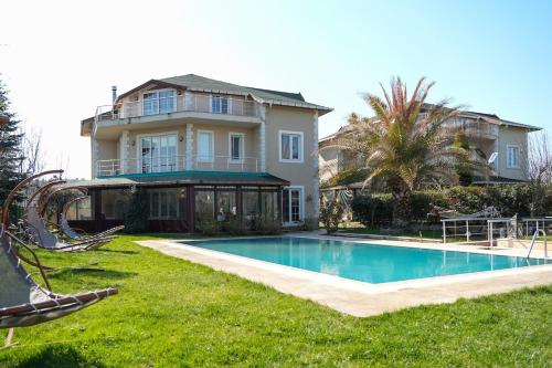 Villa Moon — 5-Star Luxury Hotel in Gebze, Turkey
