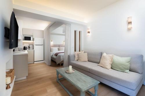 Modern Apartment at Edem Beach — 4-Star Luxury Hotel in Alimos, Greece