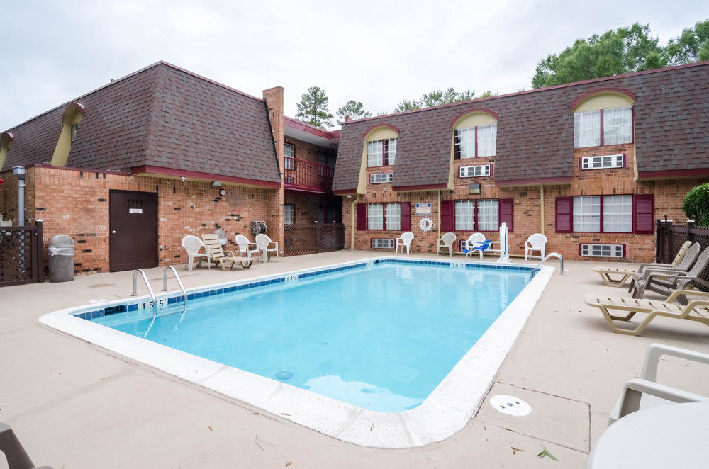 Econo Lodge Colonial - photo 37