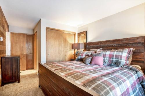 4812 Salt Lick - photo 15