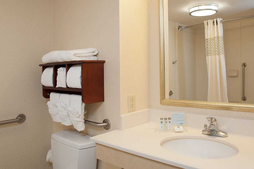 Hampton Inn Indianapolis Carmel - photo 23