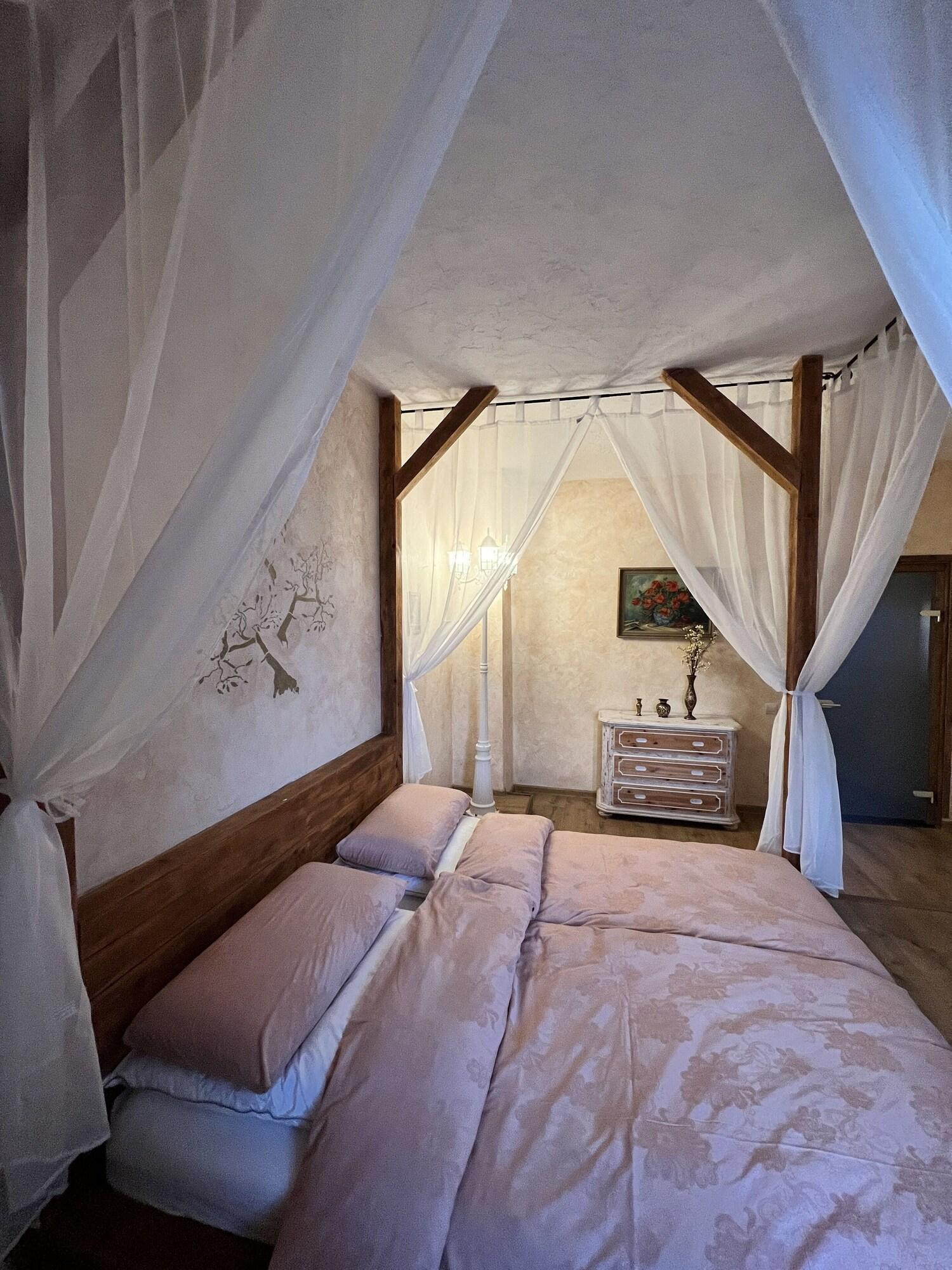Gemütliche Apartments AMT — 4-Star Luxury Hotel in Plauen, Germany