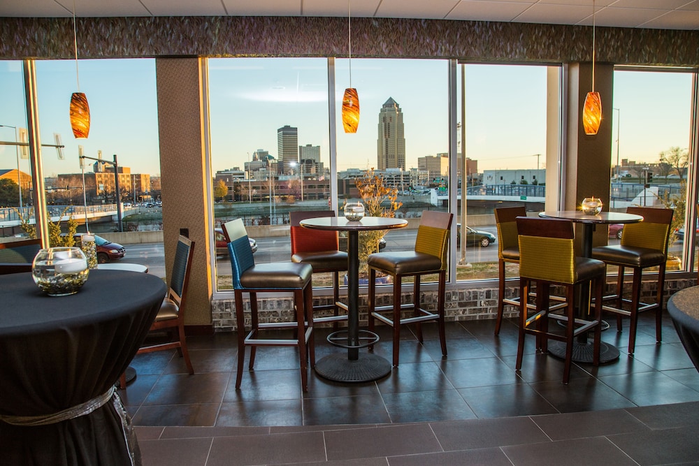 Holiday Inn Downtown Mercy Area by IHG - photo 34