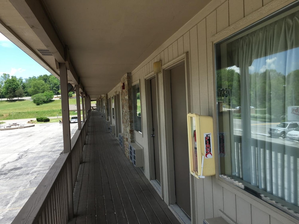 Salt Creek Inn - photo 31