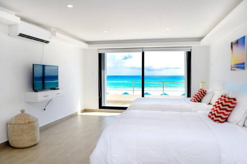 Villas Marlin 108 a pie de playa albercas jacuzi ubicacion inmejorable — 4-Star Luxury Hotel in Cancun, Mexico