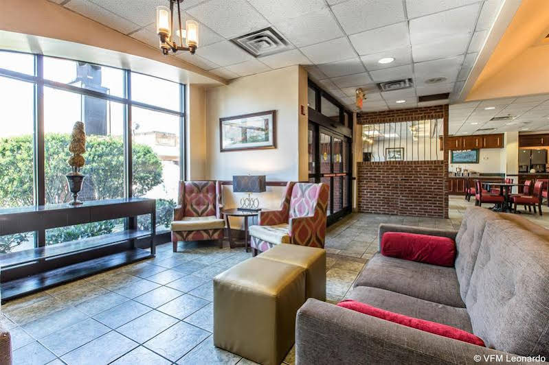Black Bear Inn & Suites - photo 22