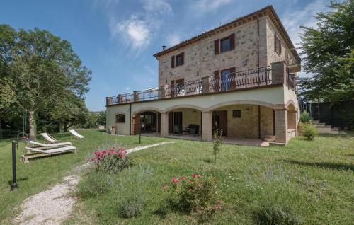 Nice Apartment In Avigliano Umbro — 4-Star Luxury Hotel in Avigliano, Italy