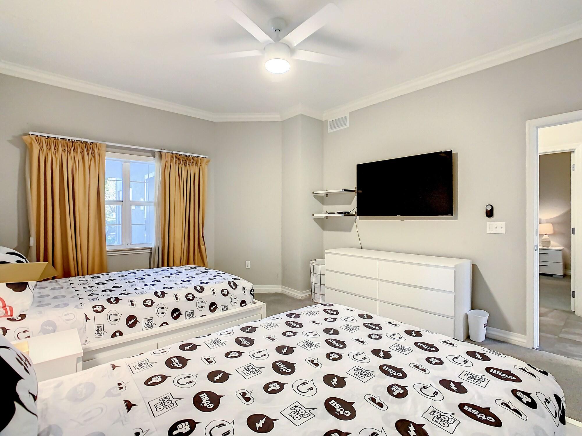 Minutes From Disney 3Bed 3Bath Poolside At Luxurious Resort — 4-Star Luxury Hotel in Kissimmee, United States