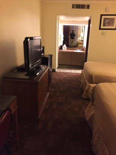 Cheshire Motor Inn - photo 9